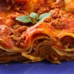 Rajčatové lasagne se šunkou a s citronovým pestem