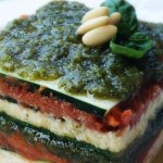 Cuketové raw lasagne s bazalkovým pestem a rajčatovým krémem